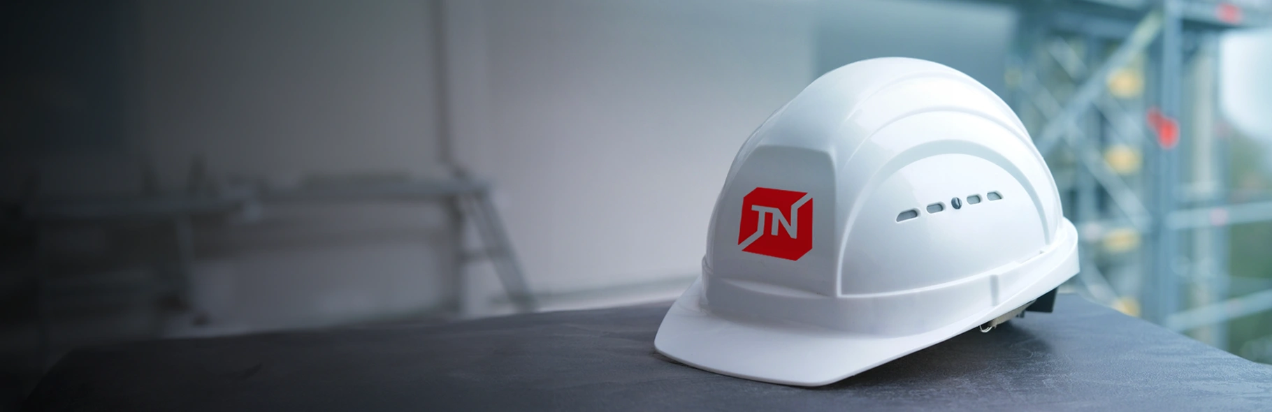 Nhà sản xuất và cung cấp hàng đầu thế giới về vật liệu lợp mái, chống thấm, cách nhiệt và cách âm