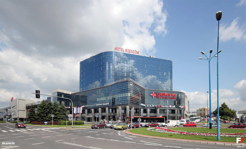 Shopping Center "Galeria" 