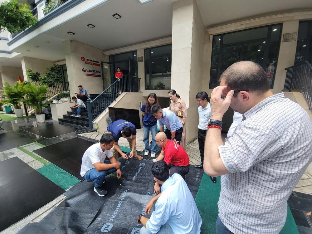 Chương trình đào tạo của TechnoNICOL: trao đổi kinh nghiệm chuyên môn và phân tích so sánh vật liệu